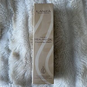 NIB L'ANZA Keratin Healing Oil Cleansing Cream.